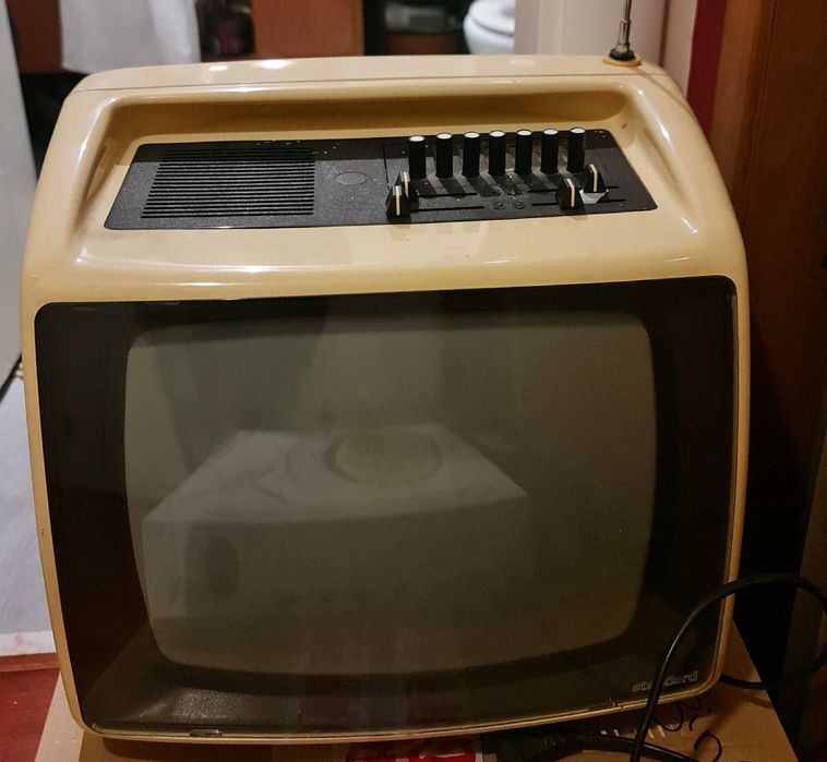 Televisão rara vintage para decoração
