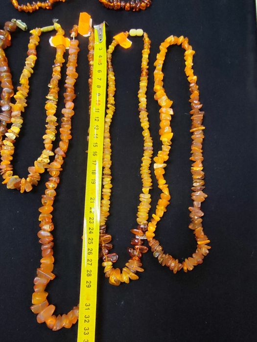 Буси браслети з бурштина