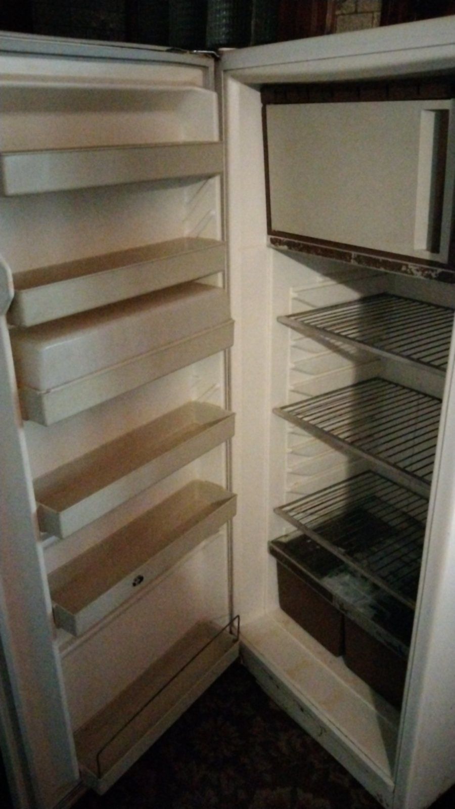 Продам холодильники и стиральную машину