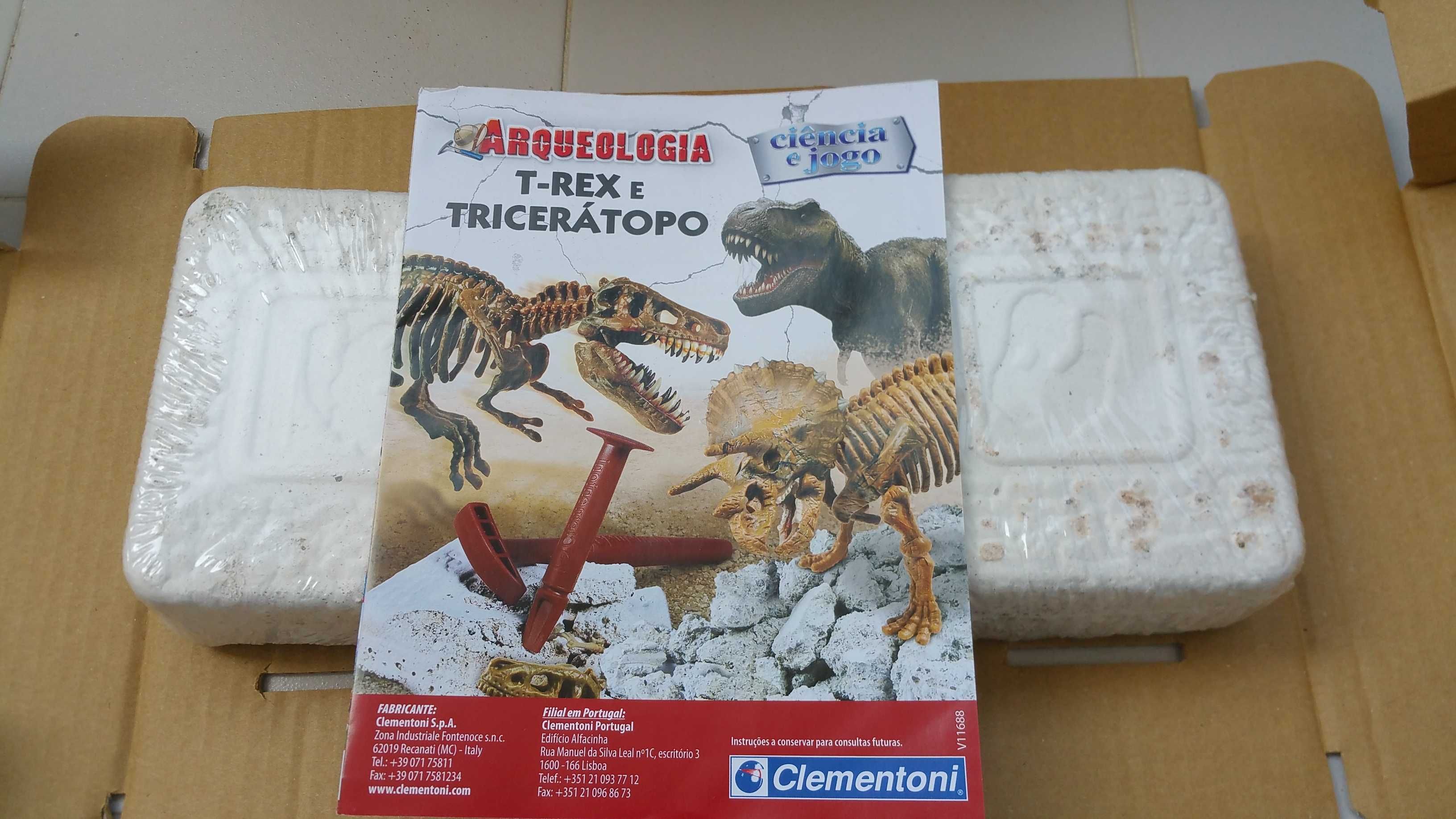 Jogo de Arqueologia T-REX e TRICERÁTOPO da CLEMENTONI.