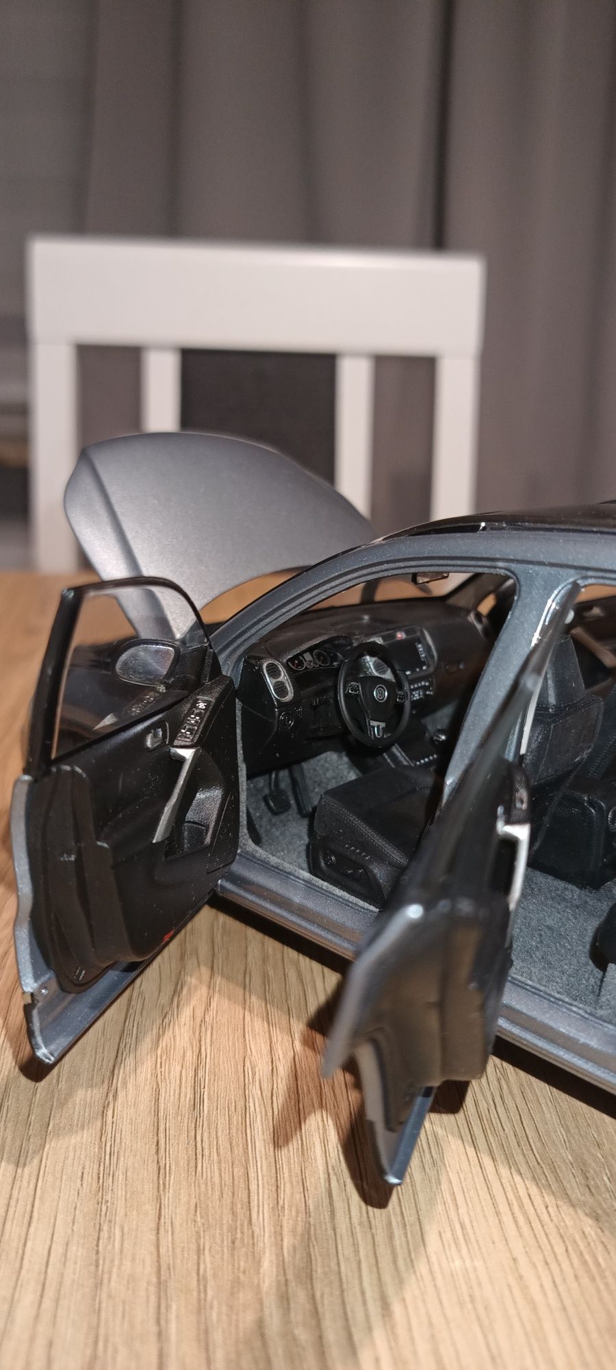 Model VW Tiguan 1:18