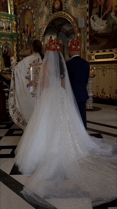 Весільна сукня з блискітками