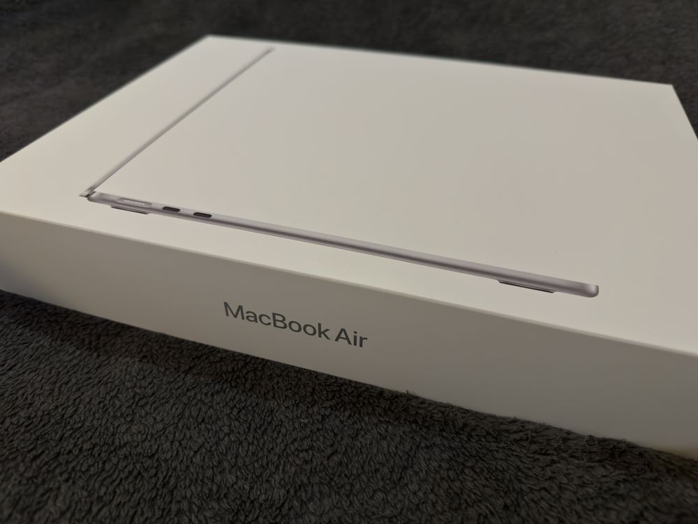 MacBook Air 13,6 2024 М3 8/256 gb Midnight