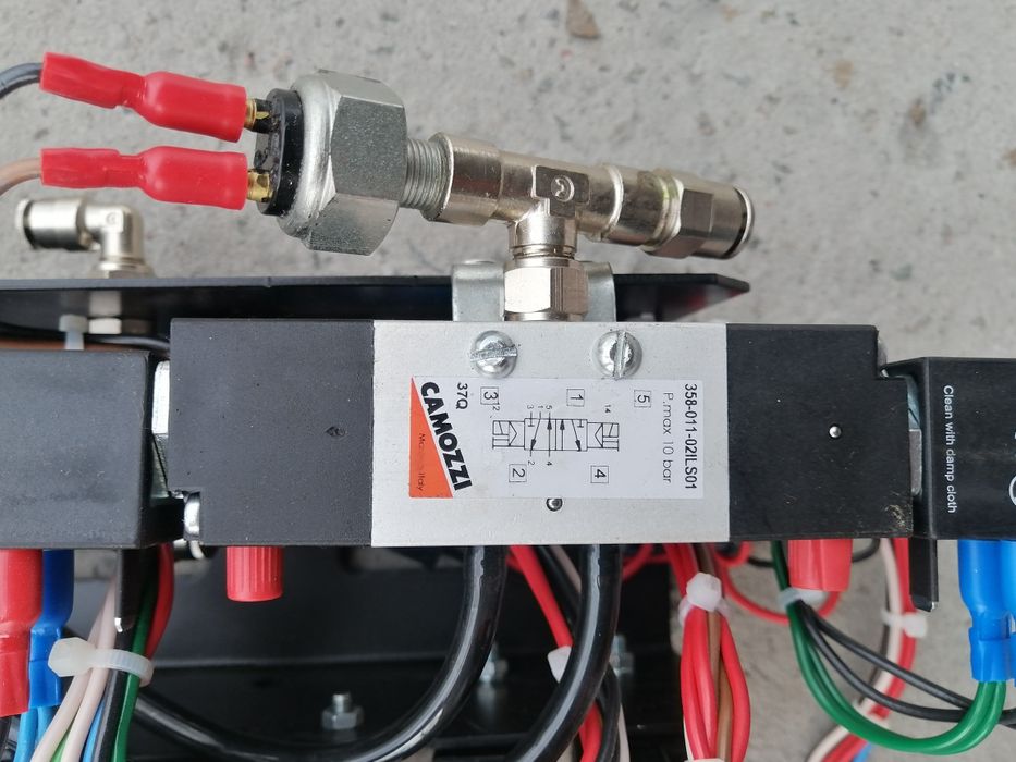 Пневмораспределитель привод открывания дверей автобусов Богдан Іван