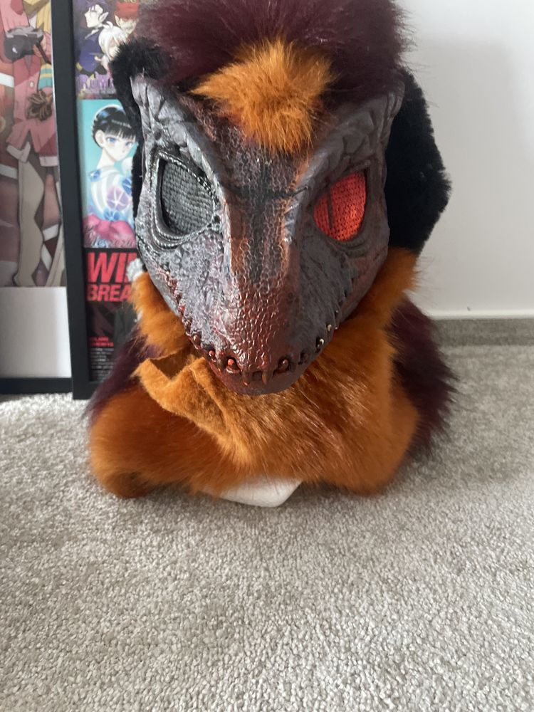 Mini partial furry fursuit dinomaska.