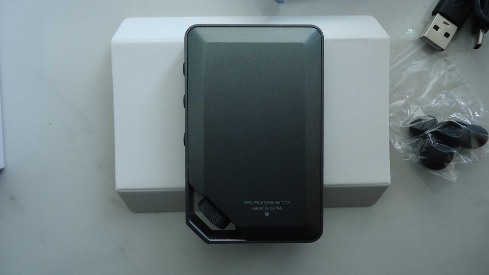 C5 8GB Lossless (FLAC) Bluetooth Music Player