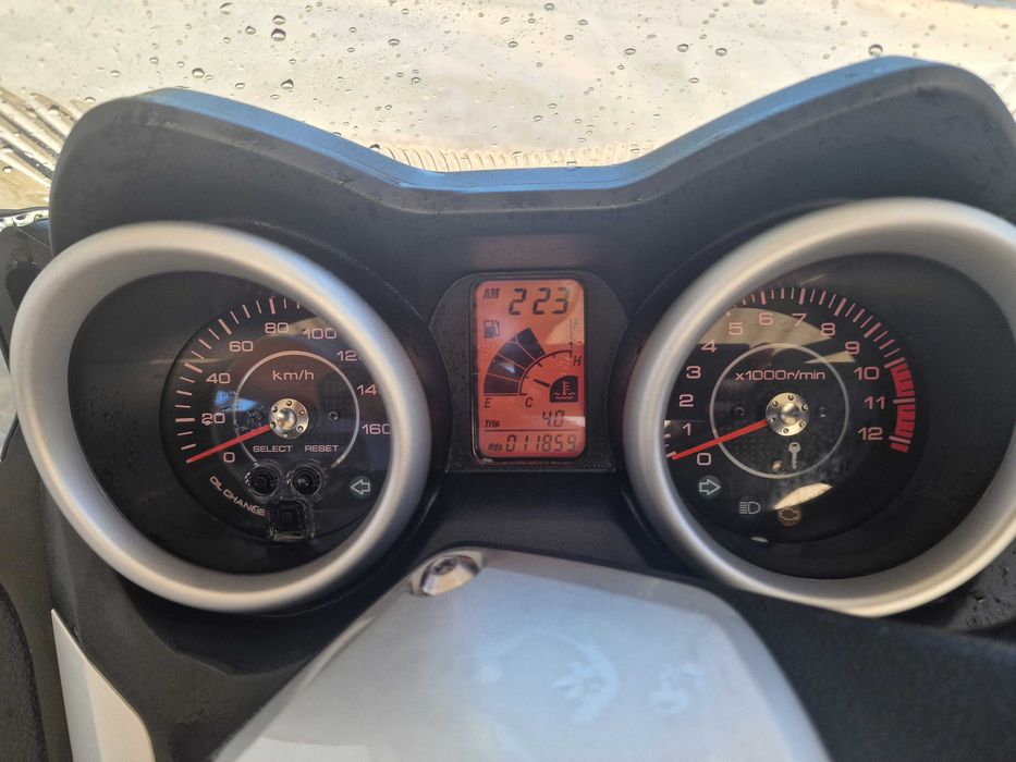 Vendo a minha Yamaha X-MAX 125