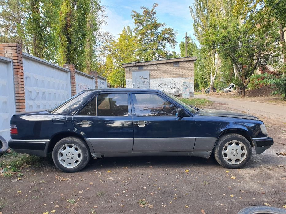 Мерседес E200. Mercedes-Benz 124