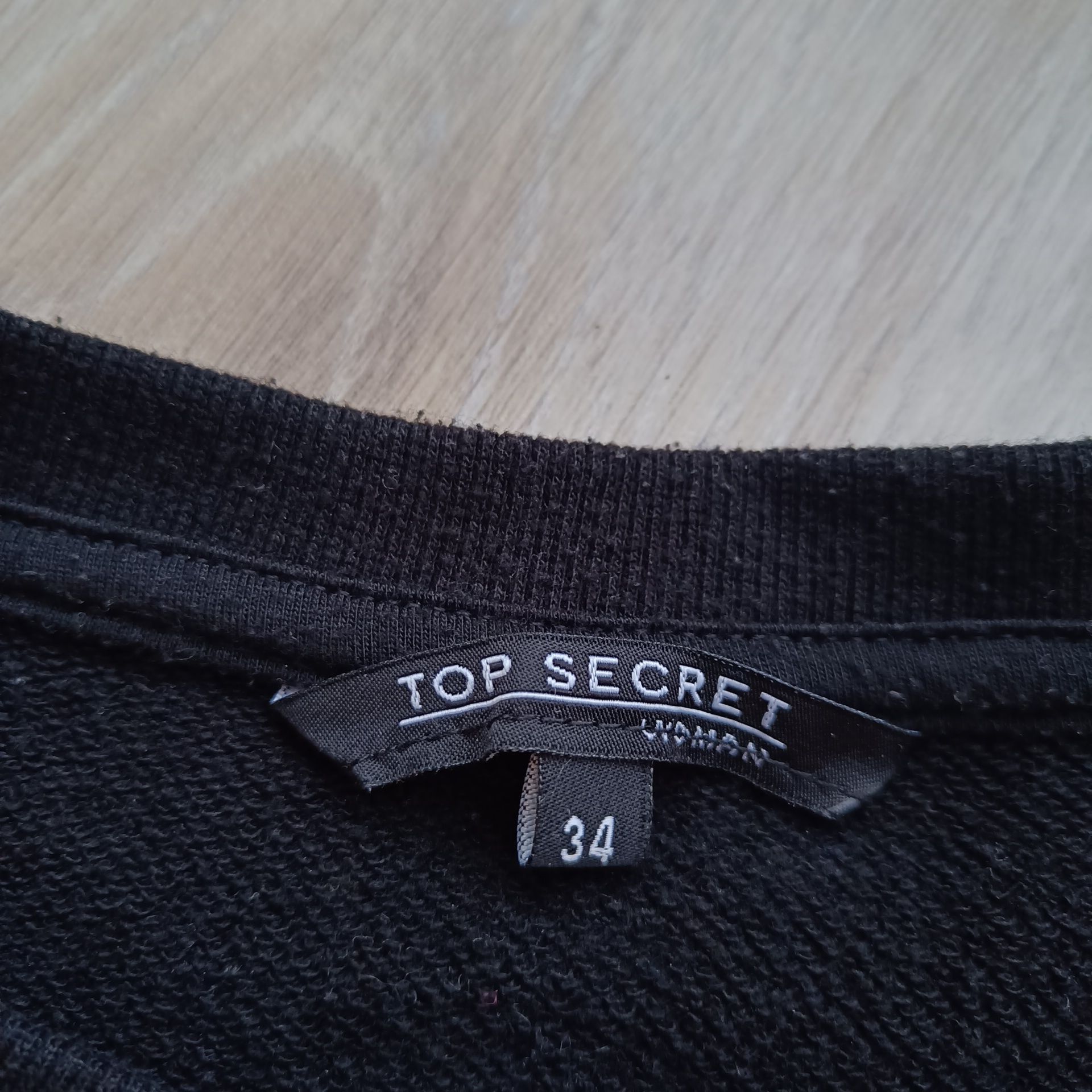 Bluza sportowa cekiny top secret złota czarna srebrna sweter aplikacja