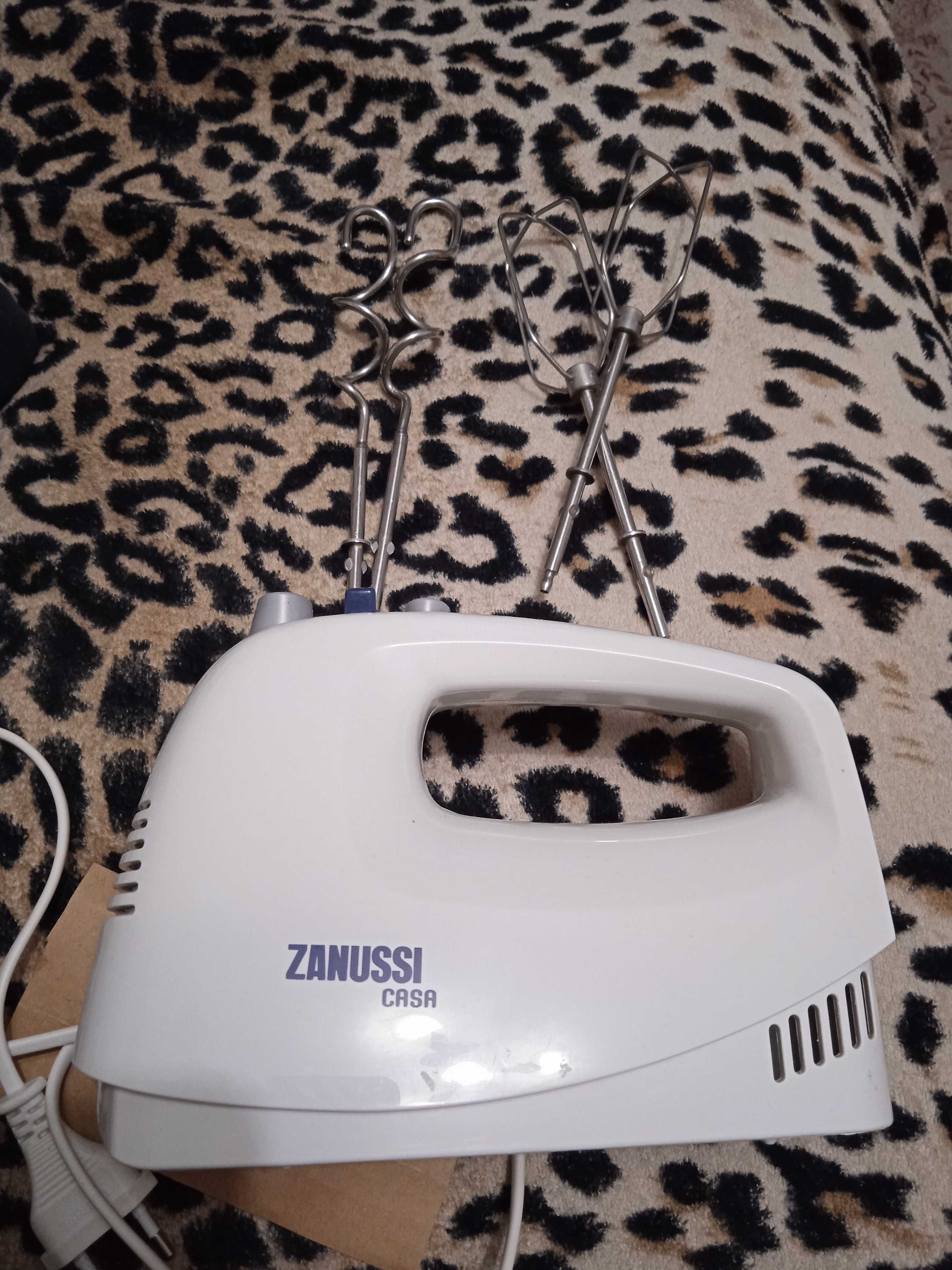 Миксер Zanussi ZHM 1250