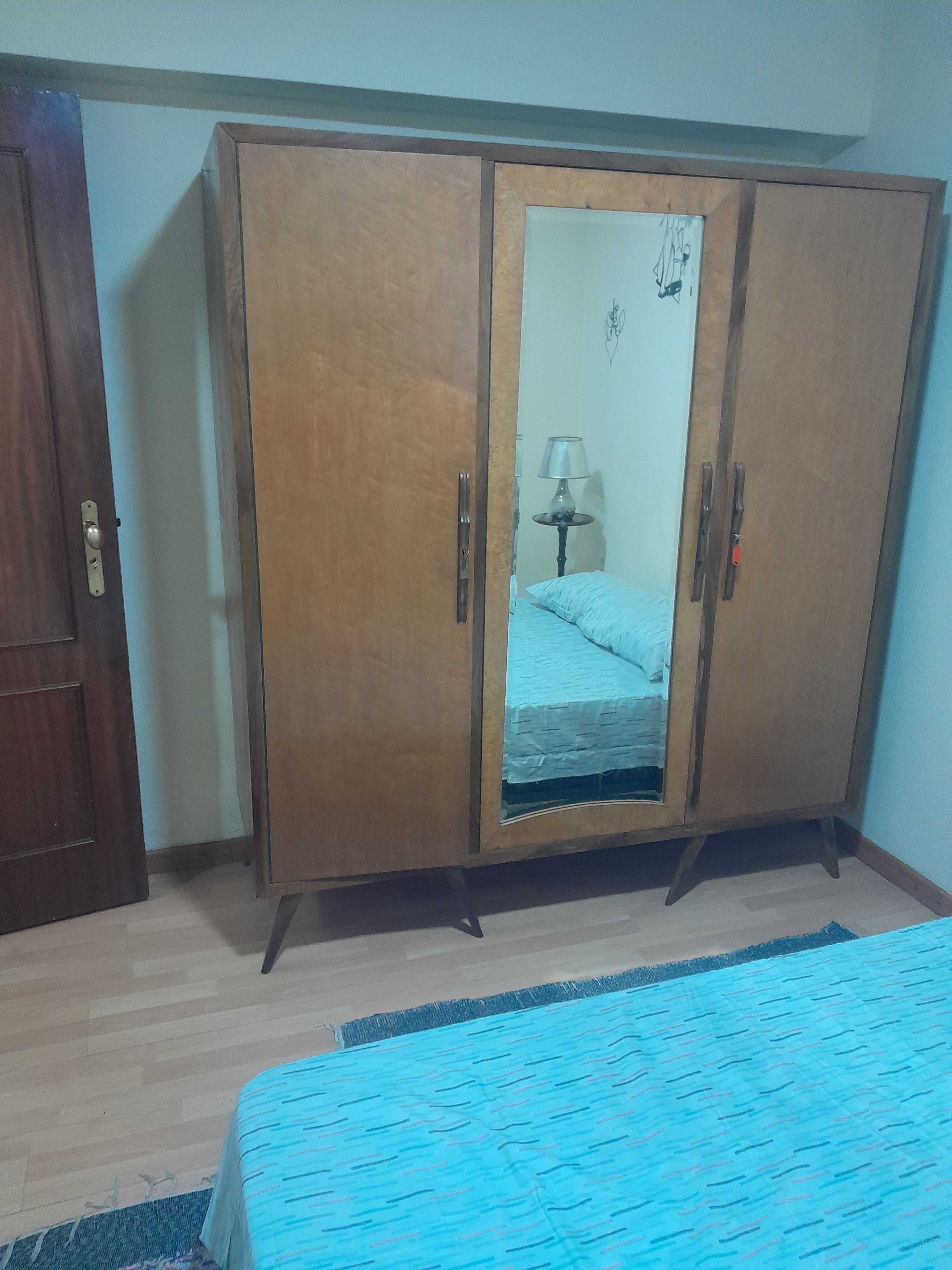Alugo quarto para mulheres