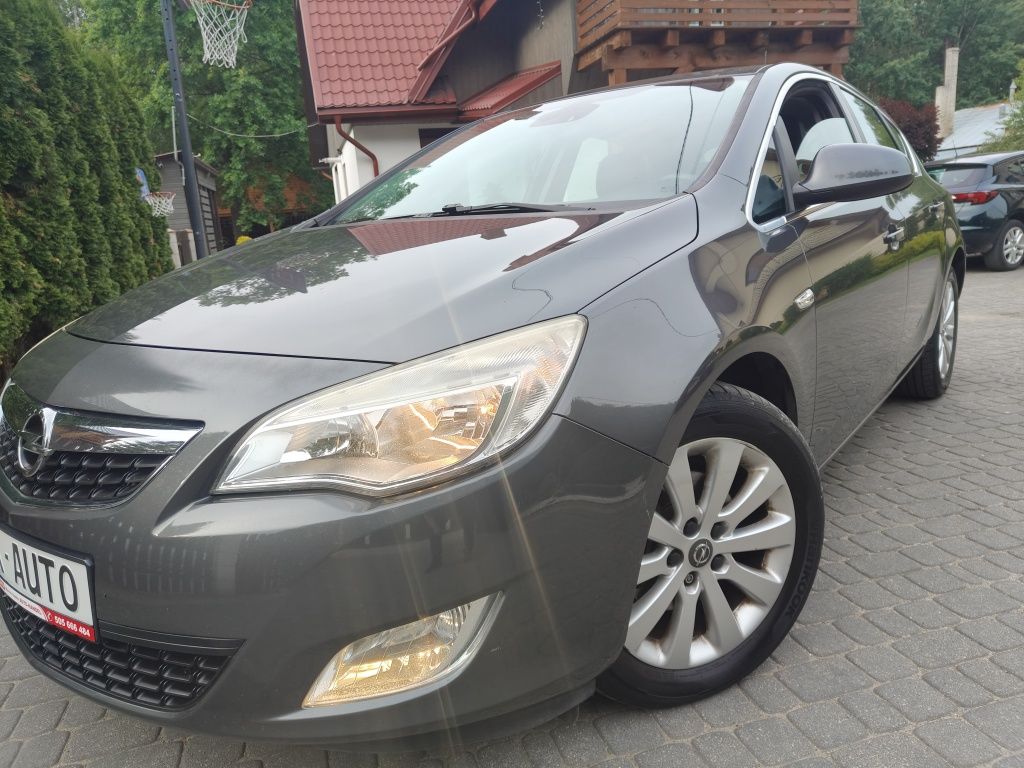 Astra J 1.7 110KM Selection Alu17 Skóry Climatronic Extra Dynamiczna