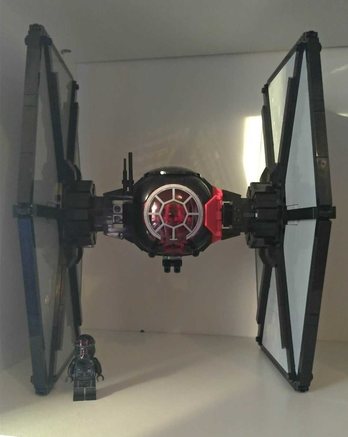 Lego Star Wars Tie Fighter First Order original com figura