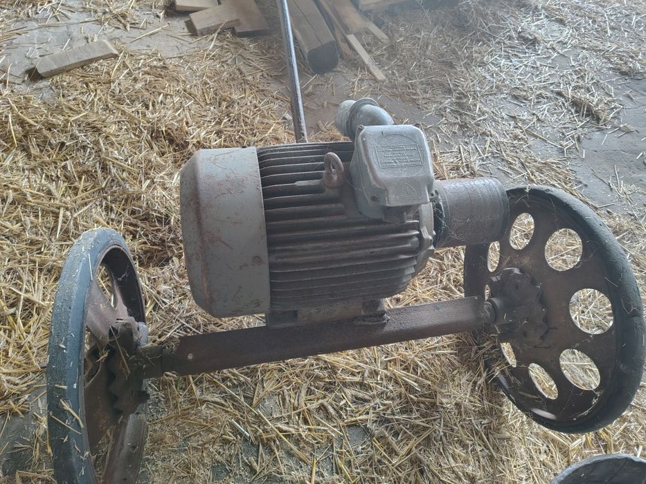 Silnik elektryczny na wózku 11 kw