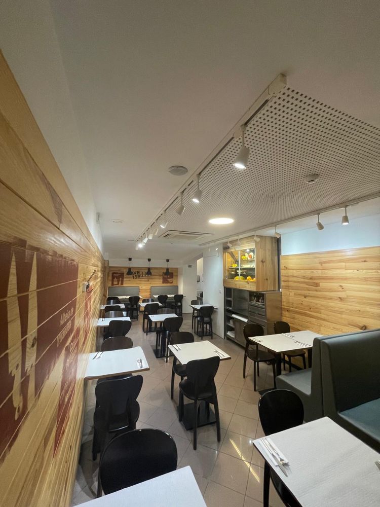 Trespassase Restaurante a funcionar Av novas