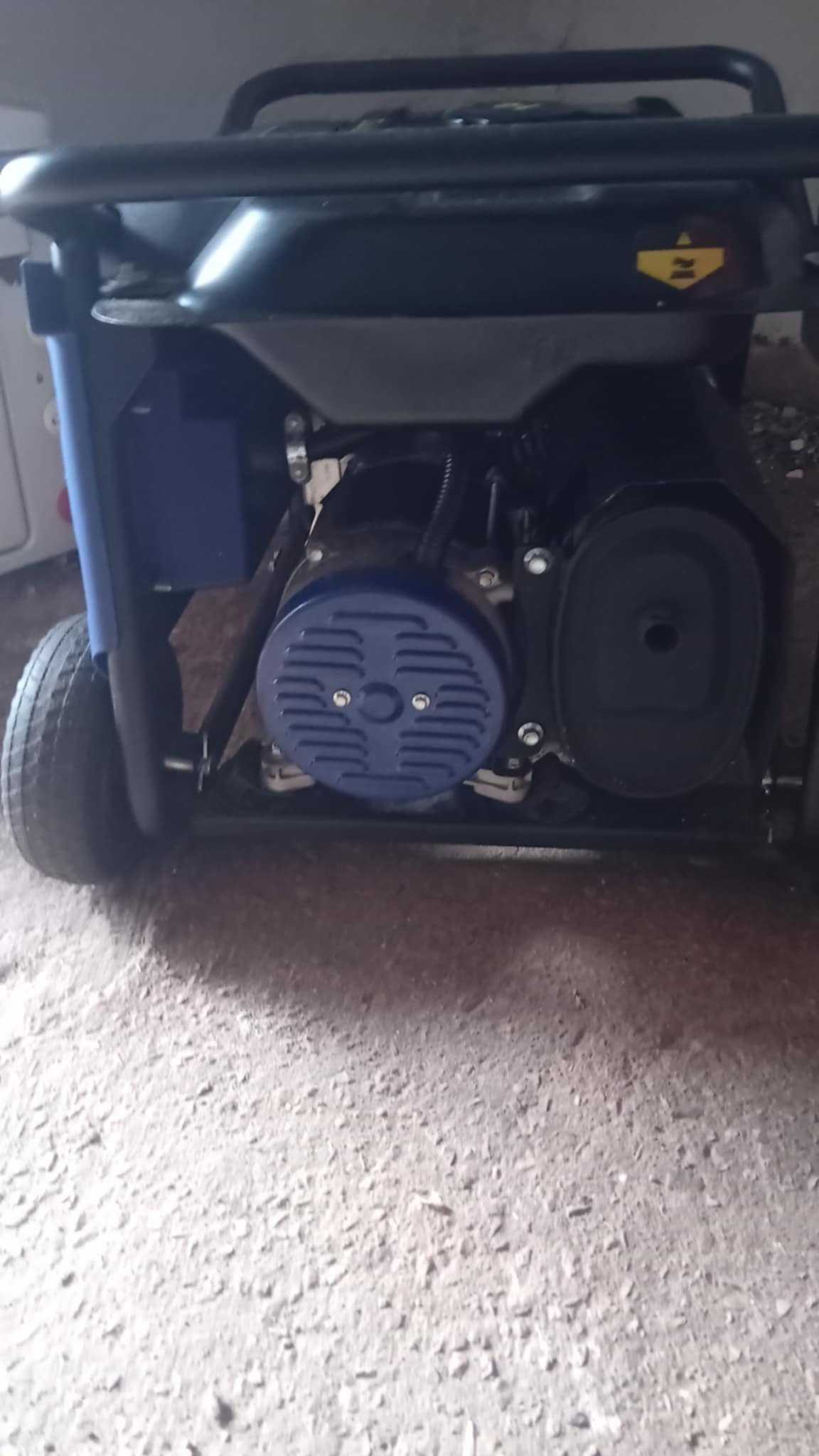 Gerador Goodyear a gasolina. Monofásico 230V.