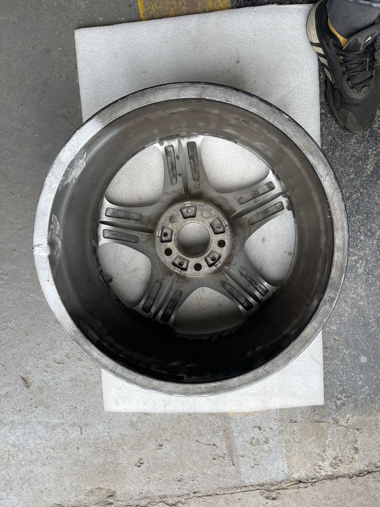 Диски BMW R19 5 120 Dia 72,6 8,5J  9 J Et 33/44 Різноширокі Склад