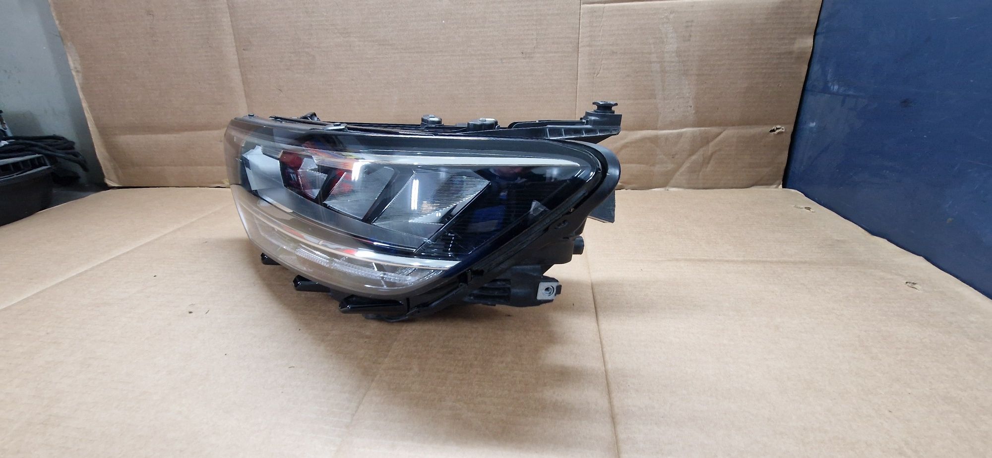 Lampa przod przednia lewa vw passat b8 lift led