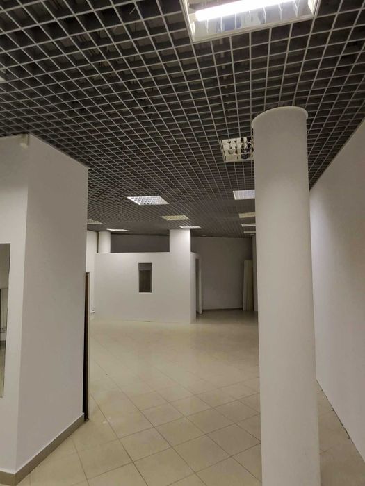 Lokal usługowy z witryną 78 m² – Galeria Ursynów, Al. KEN 36