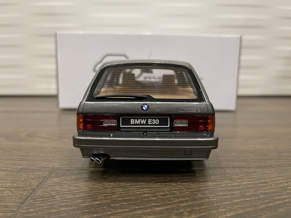 Модель 1:18 OttOmobile BMW E30 325i Touring