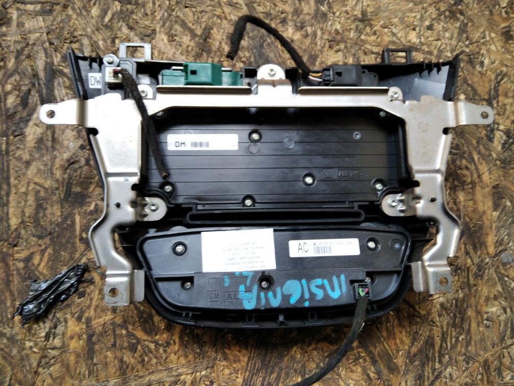 Panel klimatyzacji / radia opel insignia astra j