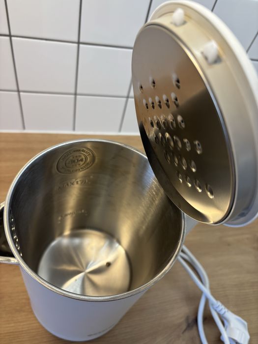 Czajnik elektryczny 1,7 L biały