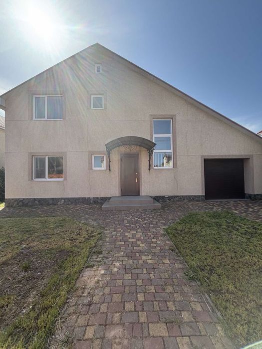 Продам Двухэтадный Дом в Червоном Хуторе