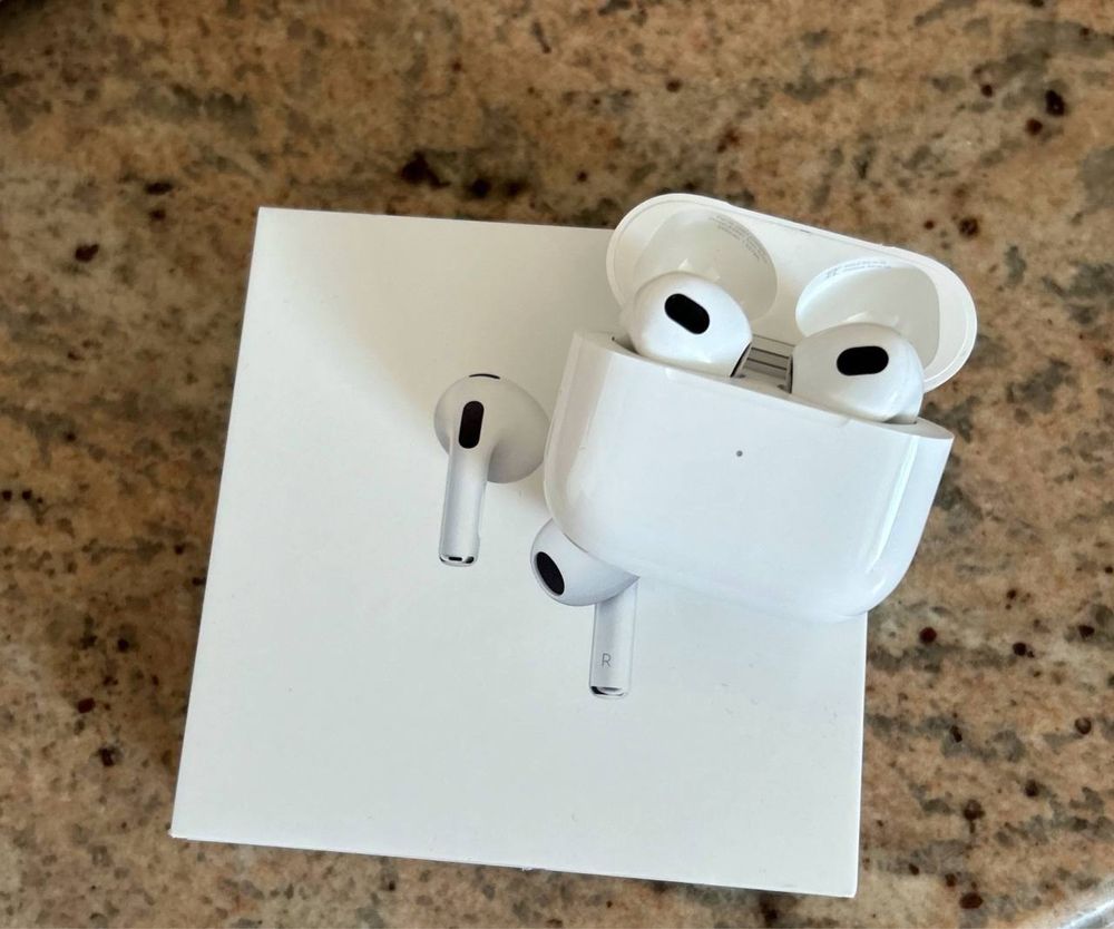 Air pods 3 with Lightning Charging Case (MPNY3)