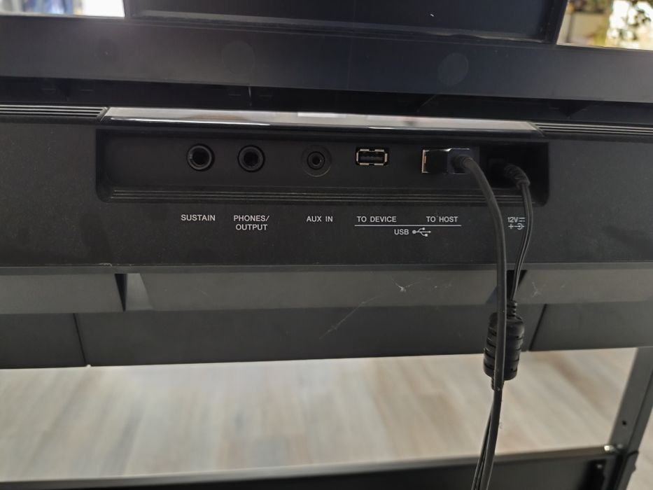 Yamaha E453 Stan bardzo dobry, polecam !