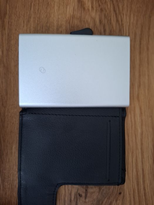 C-secure bezpieczny portfel etui na karty czarne skórzane RFID secure