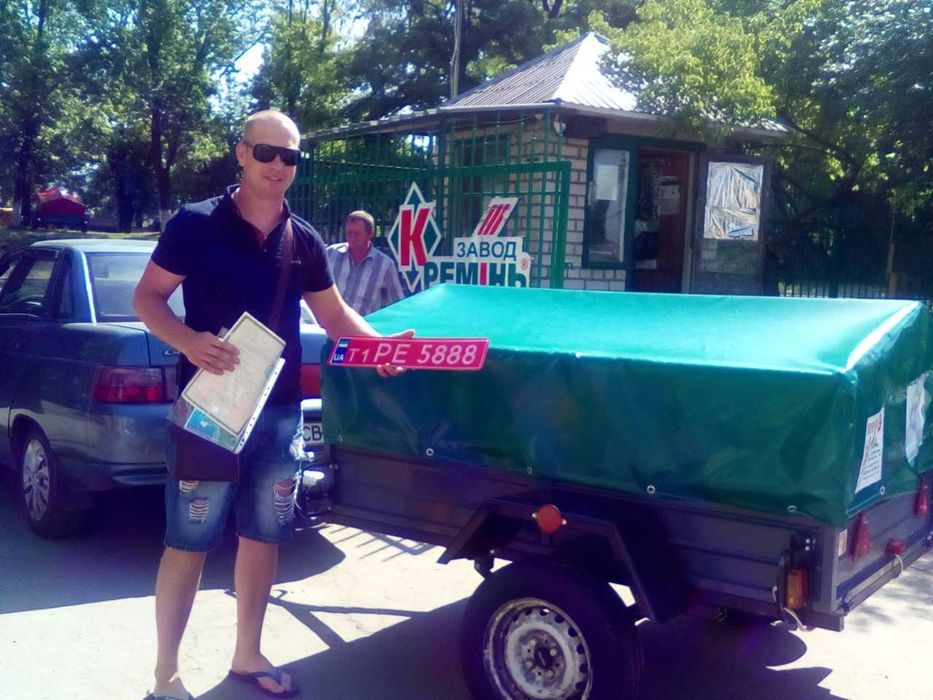 Міцний причіп до автомобіля  від заводу виробника 2000*1300*400