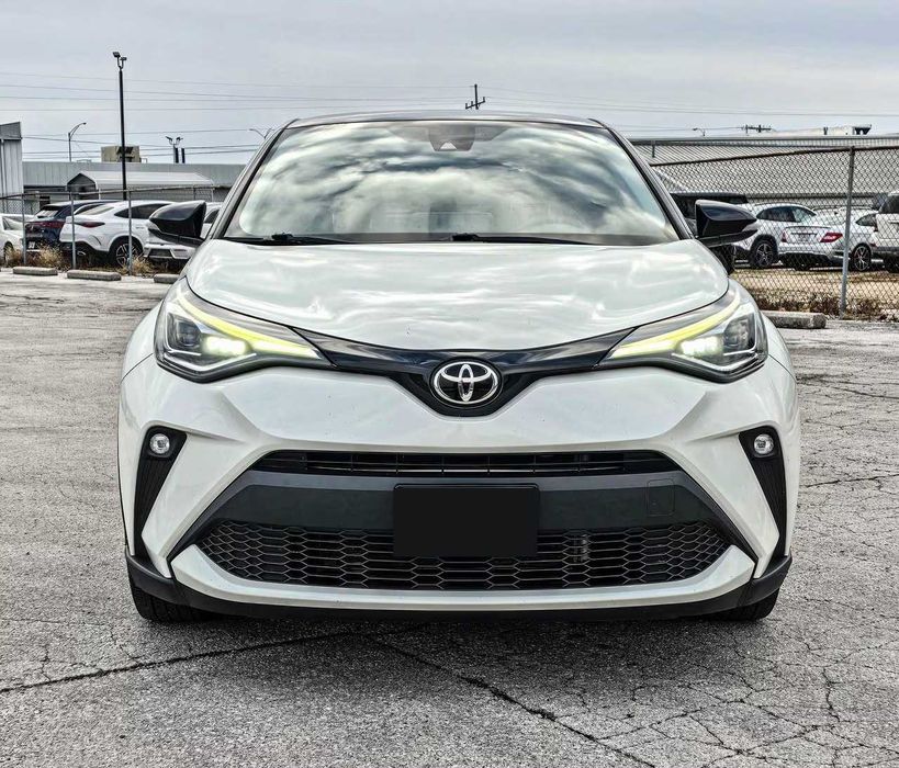 Toyota C-HR LE      2020