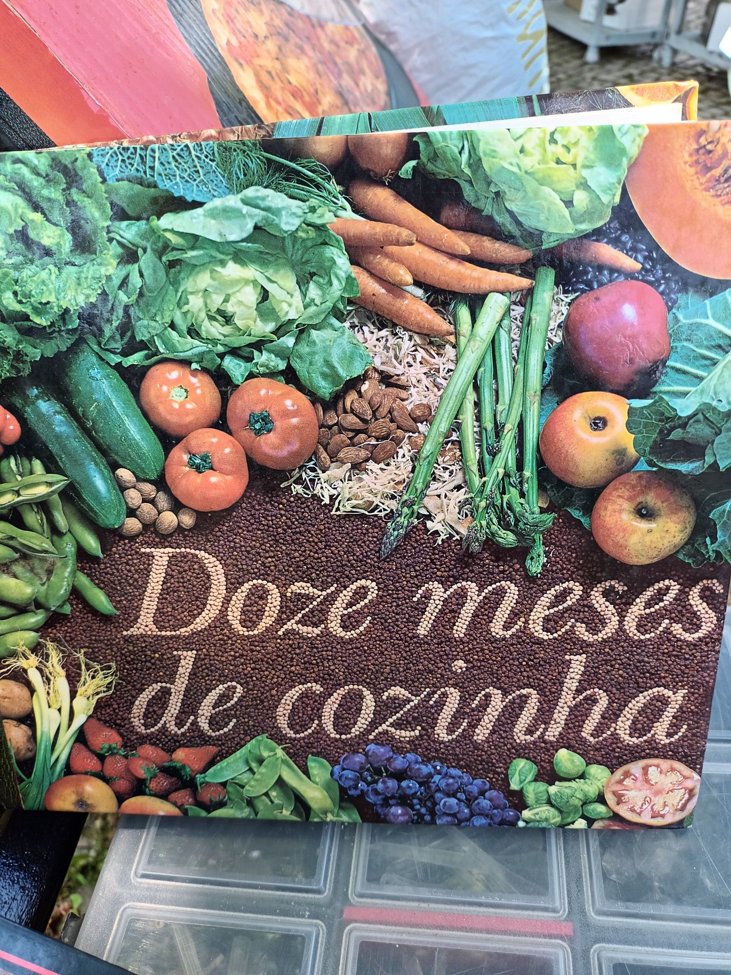 Livro de cozinha Doze meses de cozinha