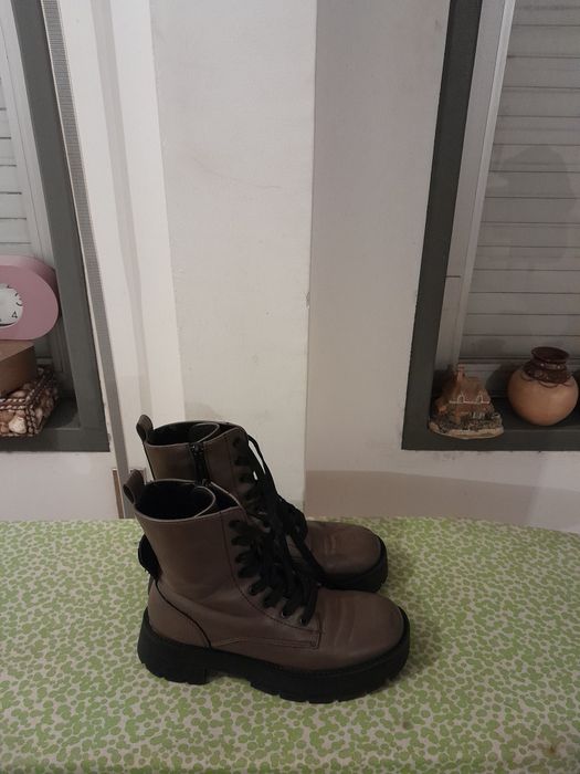 Vendo Botas de Senhora PARFOIS muito bonitas em bom estado