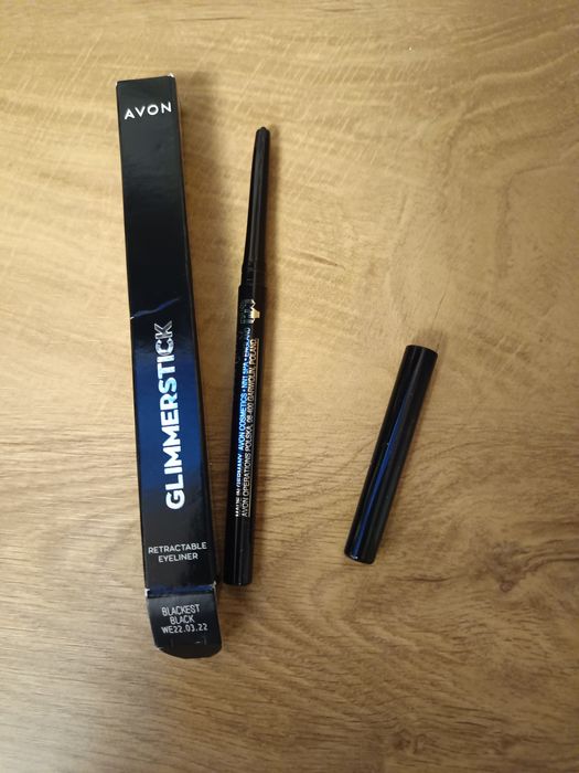 Kredka do oczu Avon blackest black