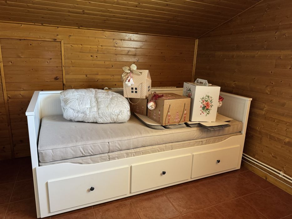 Cama Ikea NOVA c/colchoes