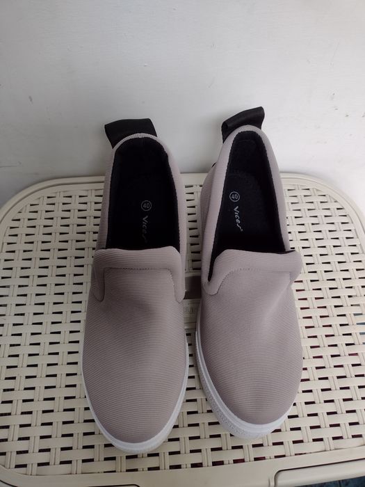 Nowe buty na koturnie