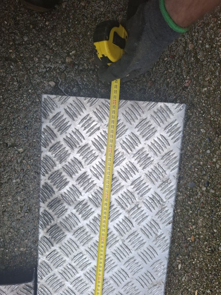 Blacha ryflowana aluminiowa na schodek, próg