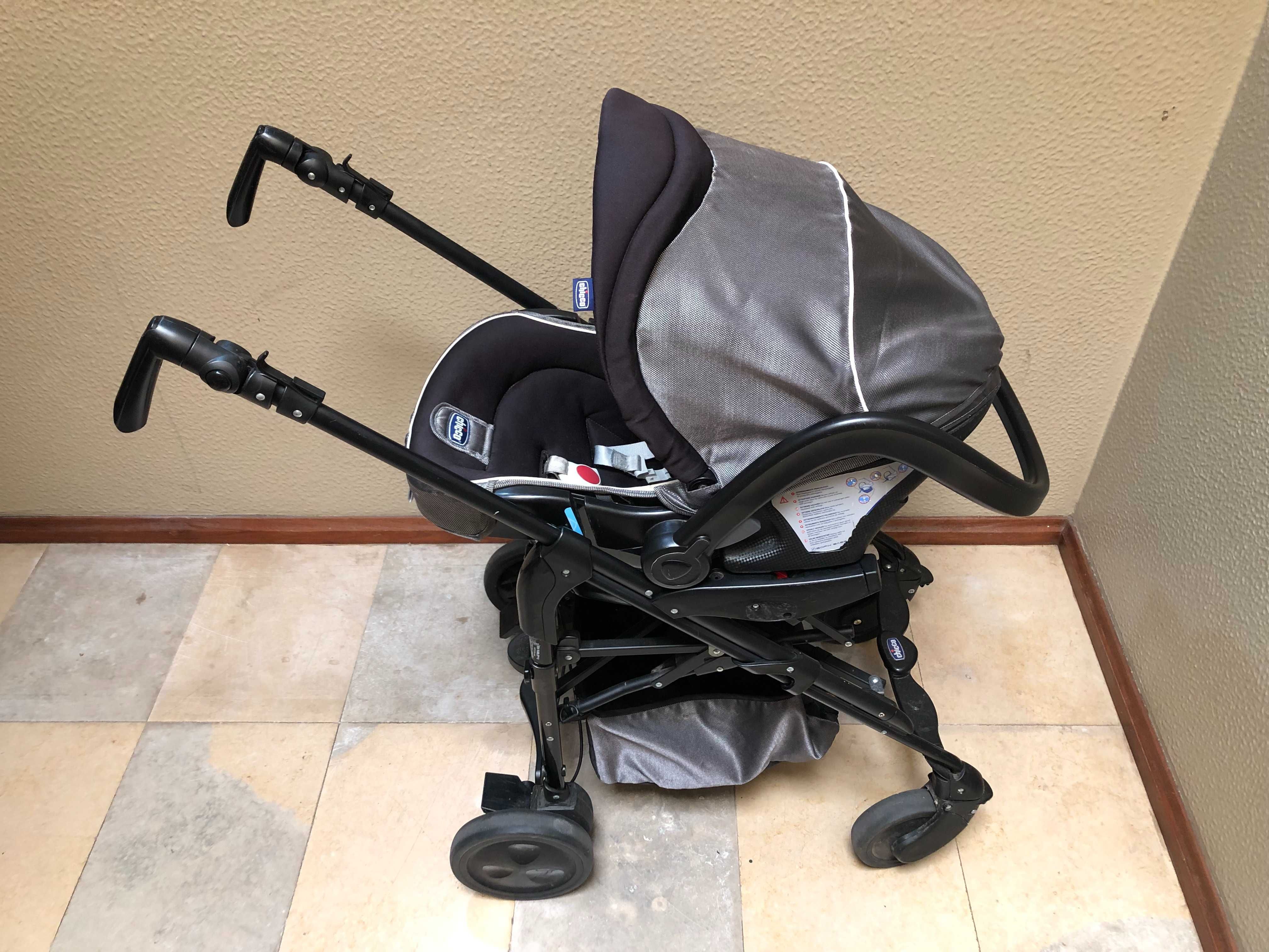 Carrinho de bebê Chicco com cadeira ovo e autofix