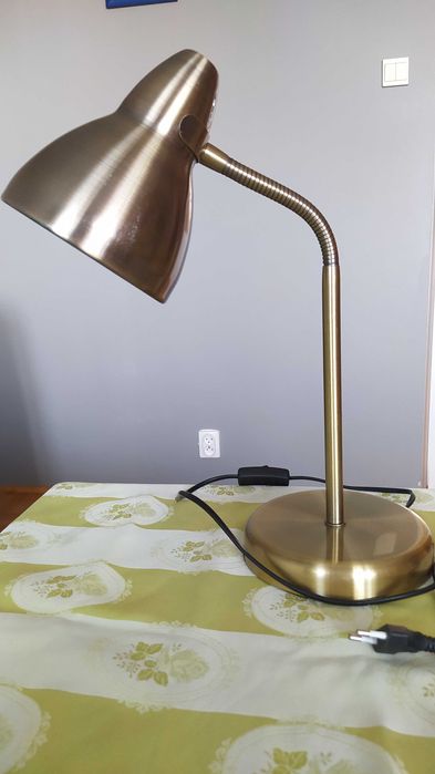 Lampka biurkowa wysokość 40cm kolor złoty marka szwedzka Mark Slojd