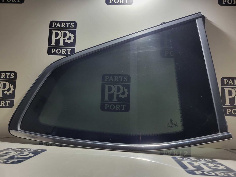 Стекло форточка заднее боковое ліве праве Volkswagen Atlas 2020 2021+