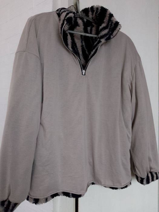 Женская, теплая толстовка- куртка