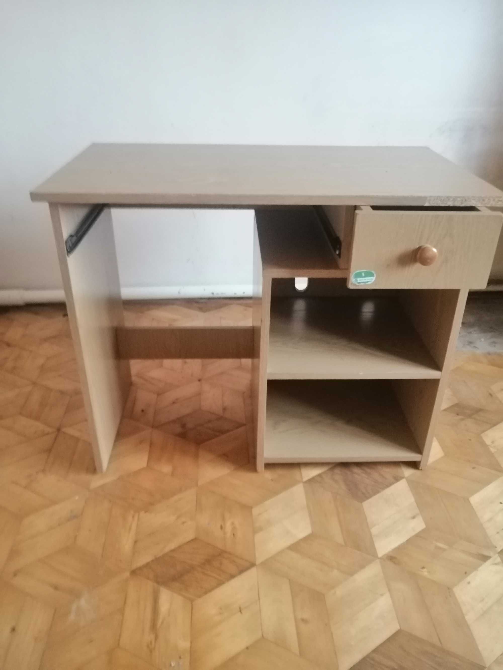 Oddam za darmo  zestaw mebli: dwa biurka, dwa fotele, szafa, tapczan