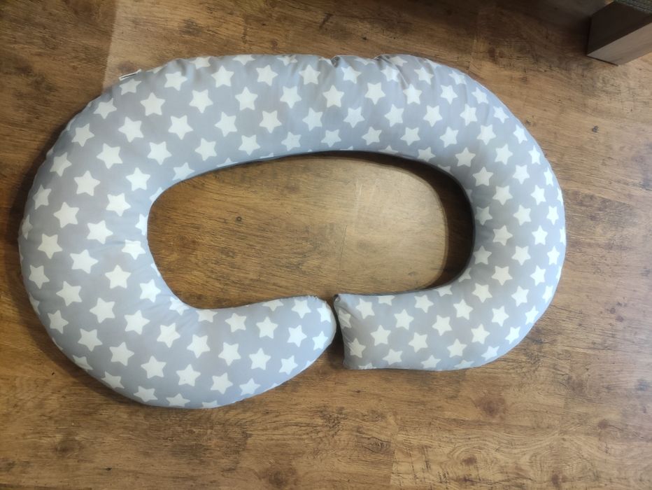 Poduszka w kształcie litery C