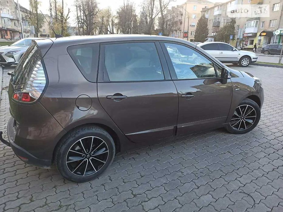 Продам Renault Scenic 2012 (BOSE комплектація)