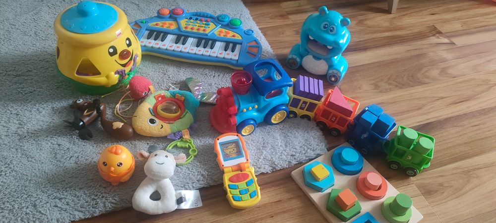 Zestaw zabawek dla maluszka