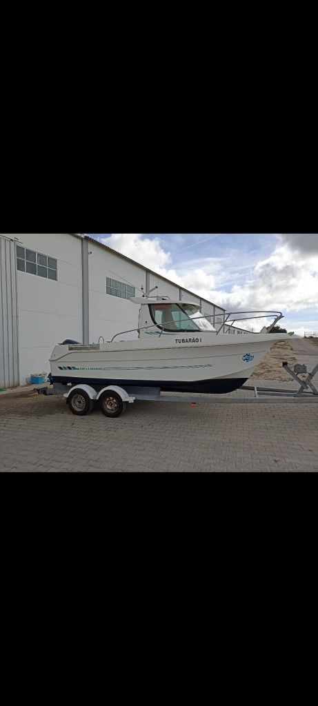 Barco dell quay 560