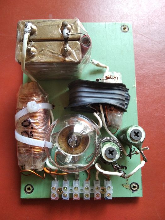 Продам нові динаміки ev evs -15 m,а також колонки на динаміках емінемс