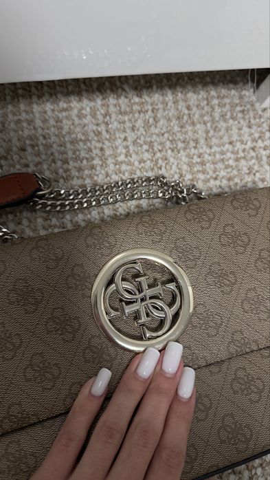 Оригінальна сумка Guess в ілеальному стані