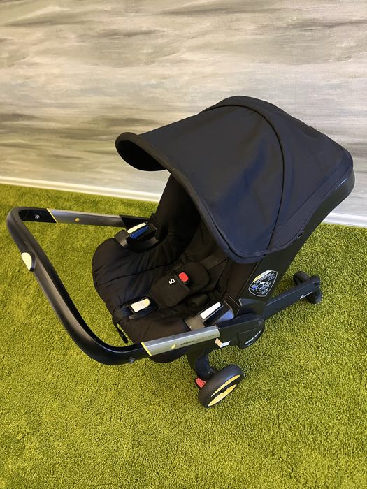 Продам Автокрісло Doona +